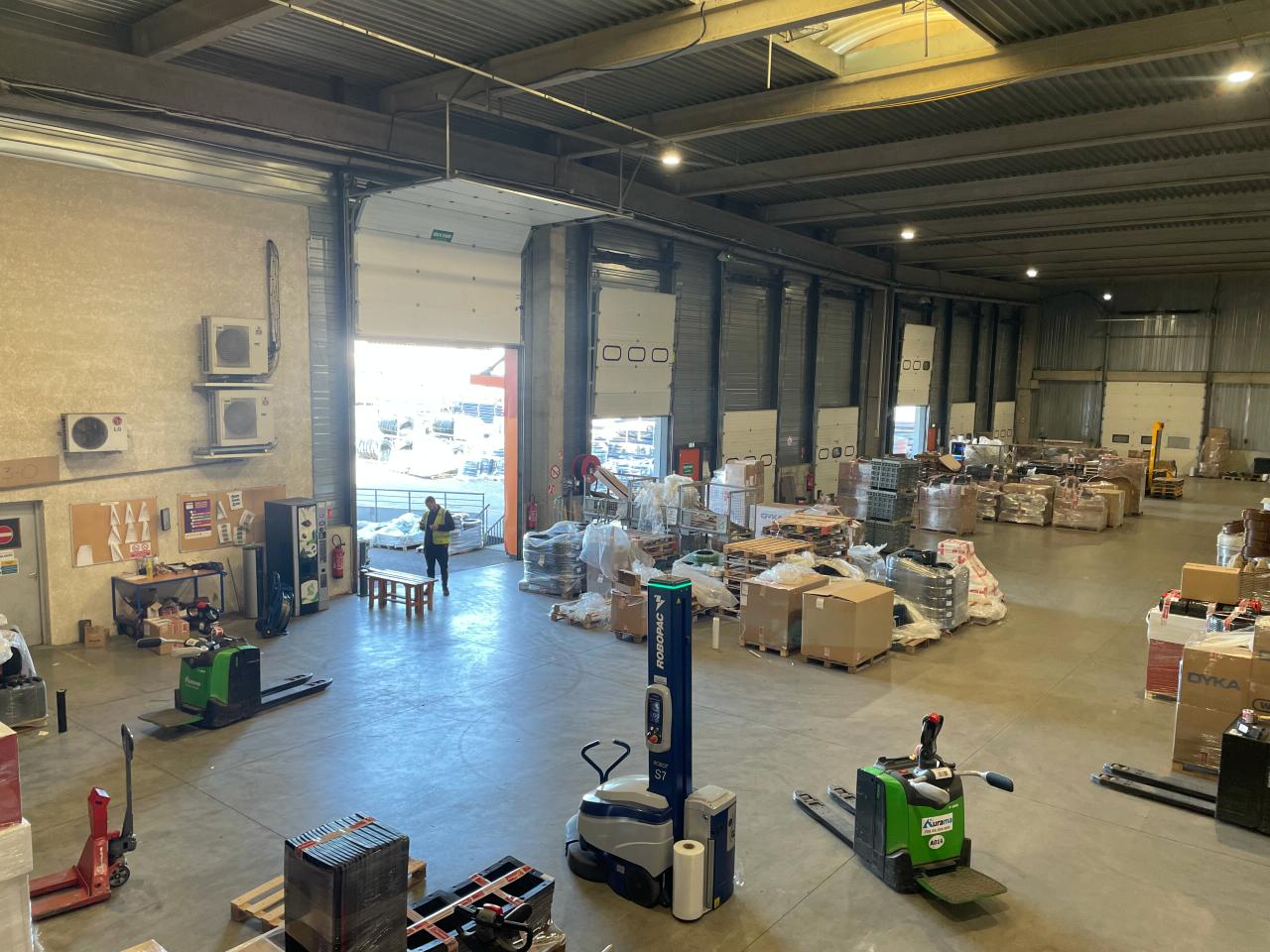 Local d'activité Saint-Laurent-de-Mure 3461m² Location local d'activité Saint-Laurent-de-Mure Rhône OLACT2425783 4
